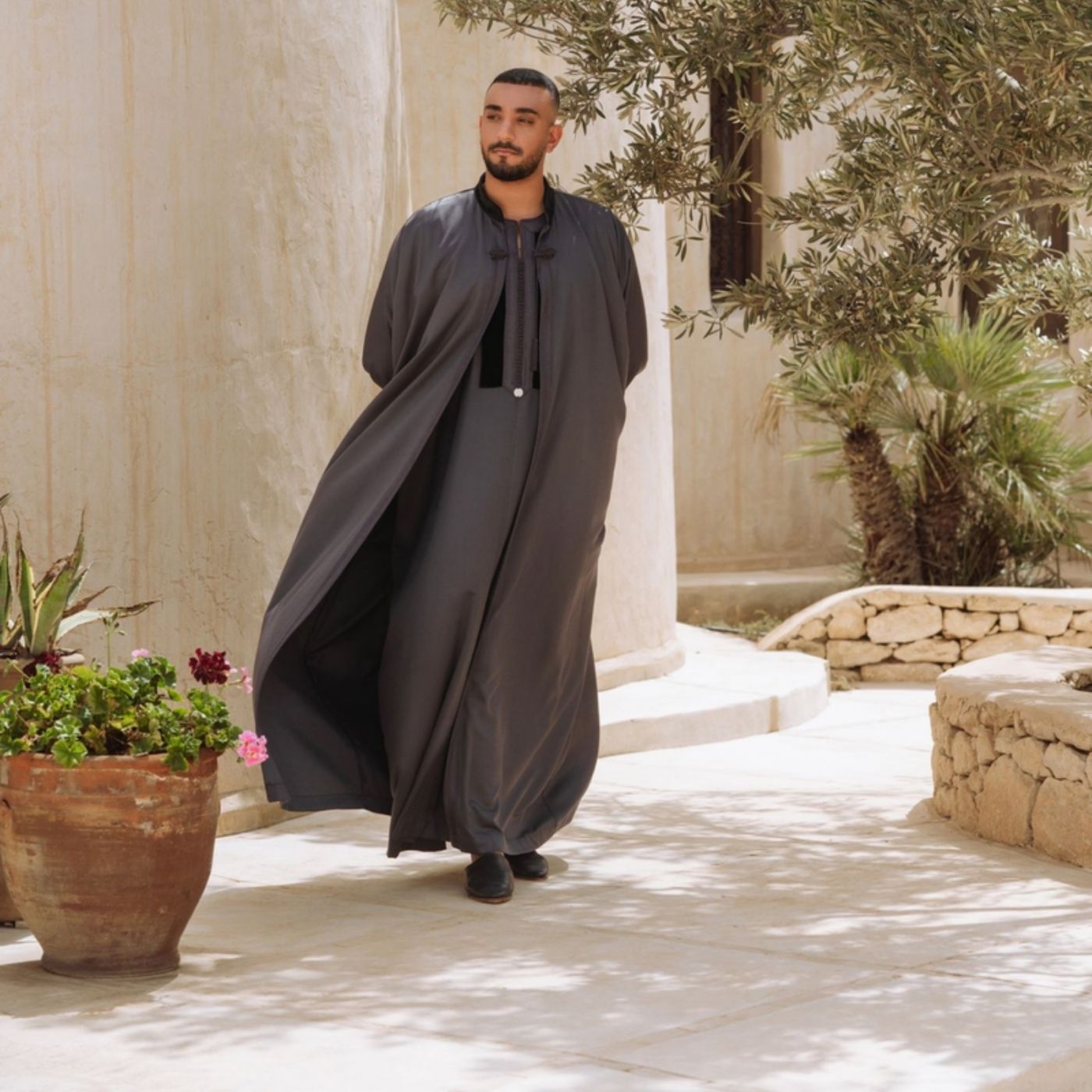 Moroccan Gandoura "Noir Éclipse"